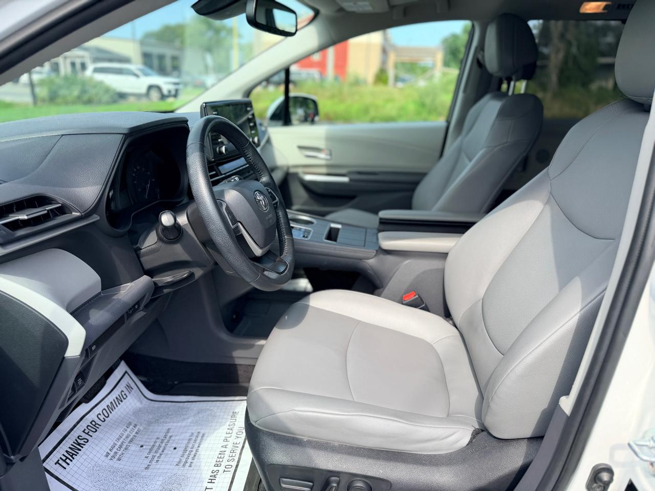 Toyota Sienna XLE 7-Passenger AWD 2022