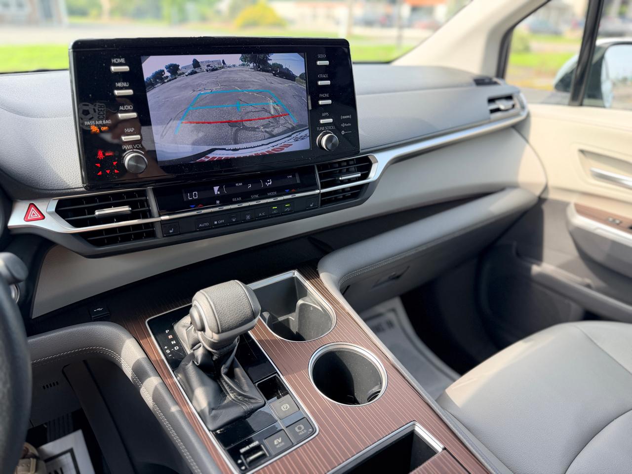 Toyota Sienna XLE 7-Passenger AWD 2022