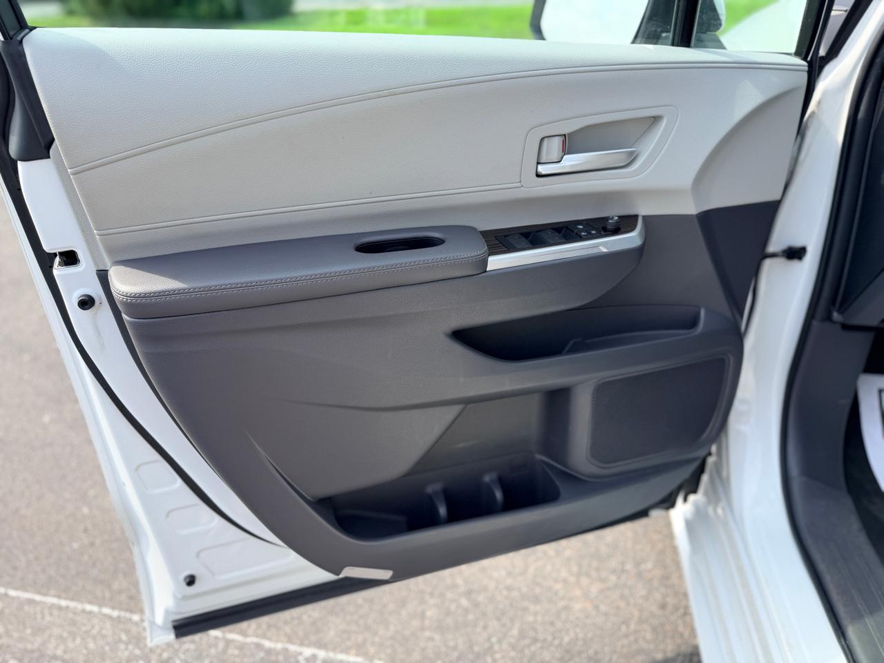 Toyota Sienna XLE 7-Passenger AWD 2022
