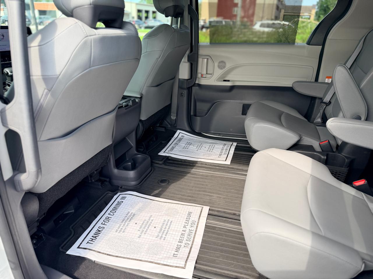 Toyota Sienna XLE 7-Passenger AWD 2022