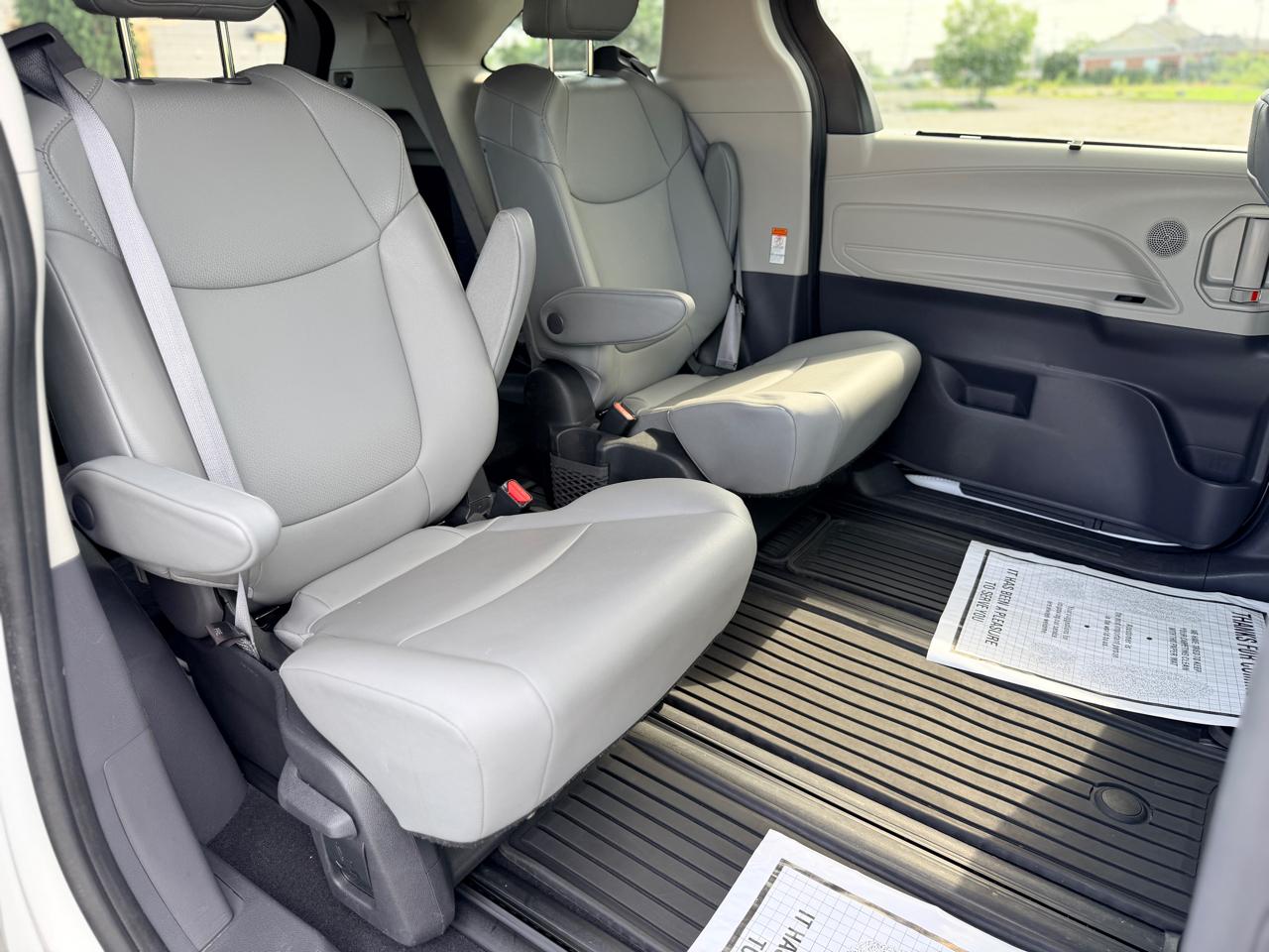 Toyota Sienna XLE 7-Passenger AWD 2022