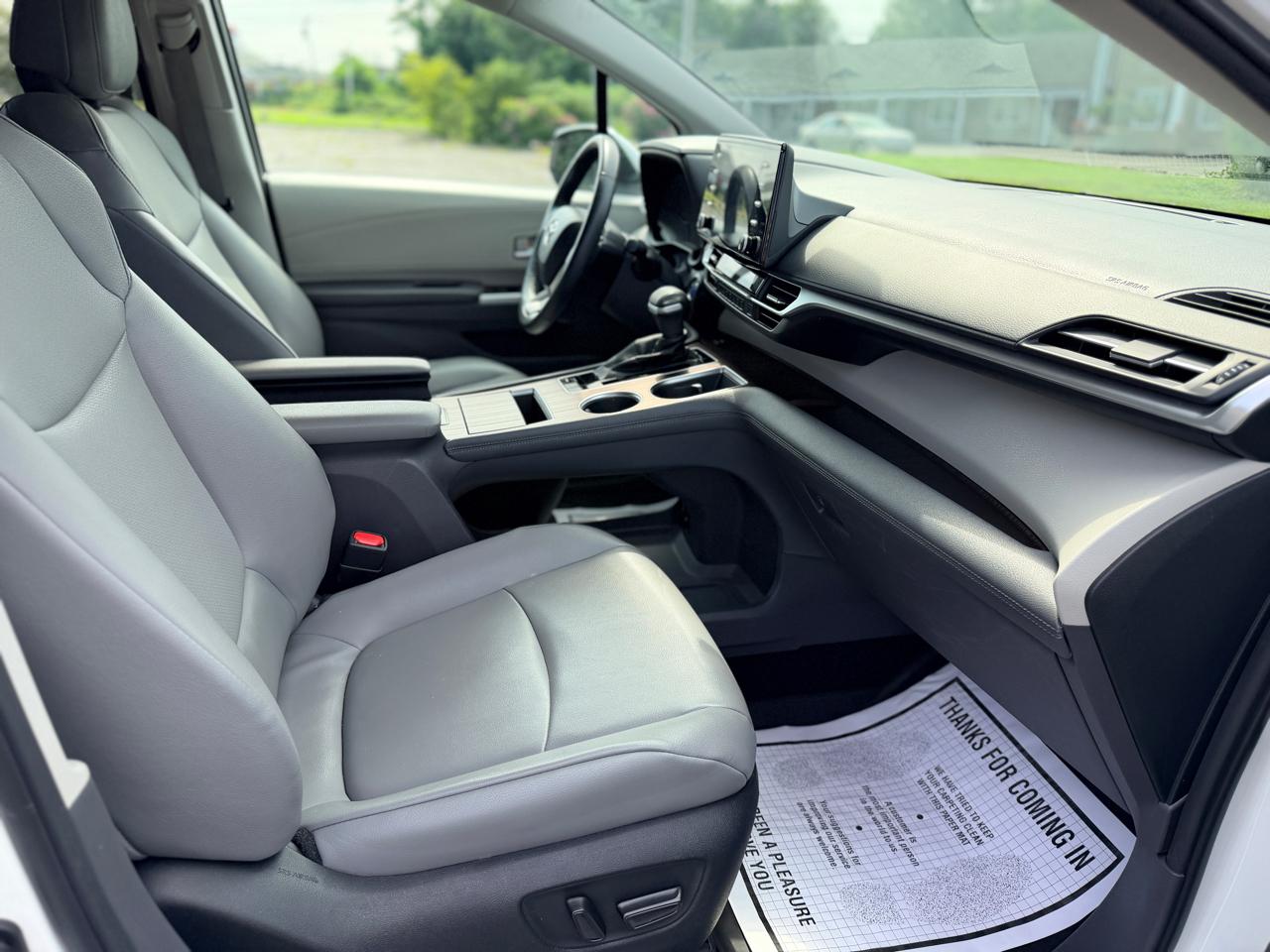 Toyota Sienna XLE 7-Passenger AWD 2022