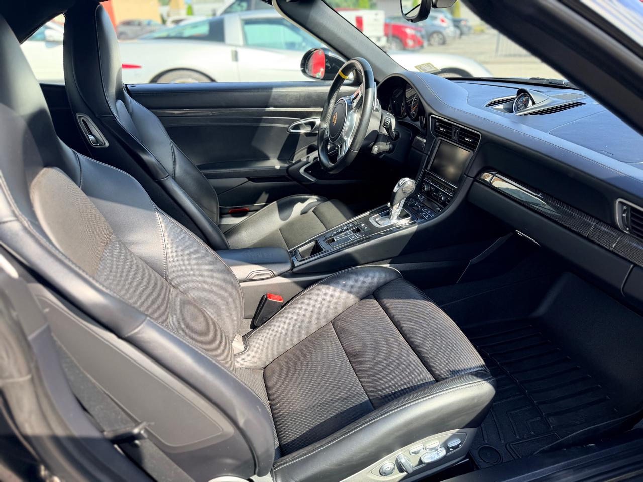 2015 Porsche 911 Turbo - Photo 11