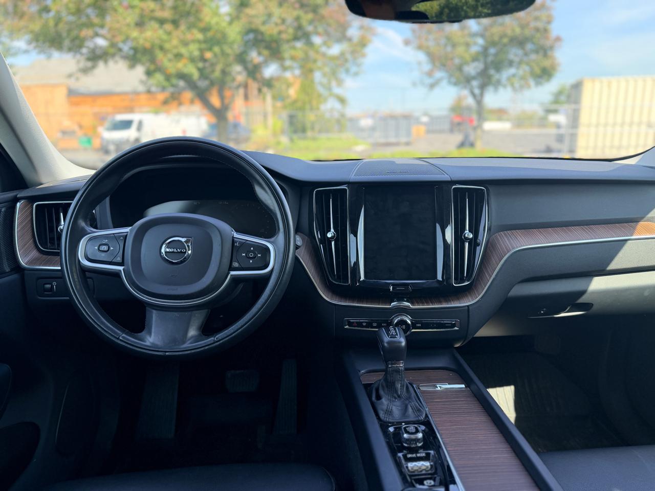 Volvo XC60 T5 Momentum AWD 2019