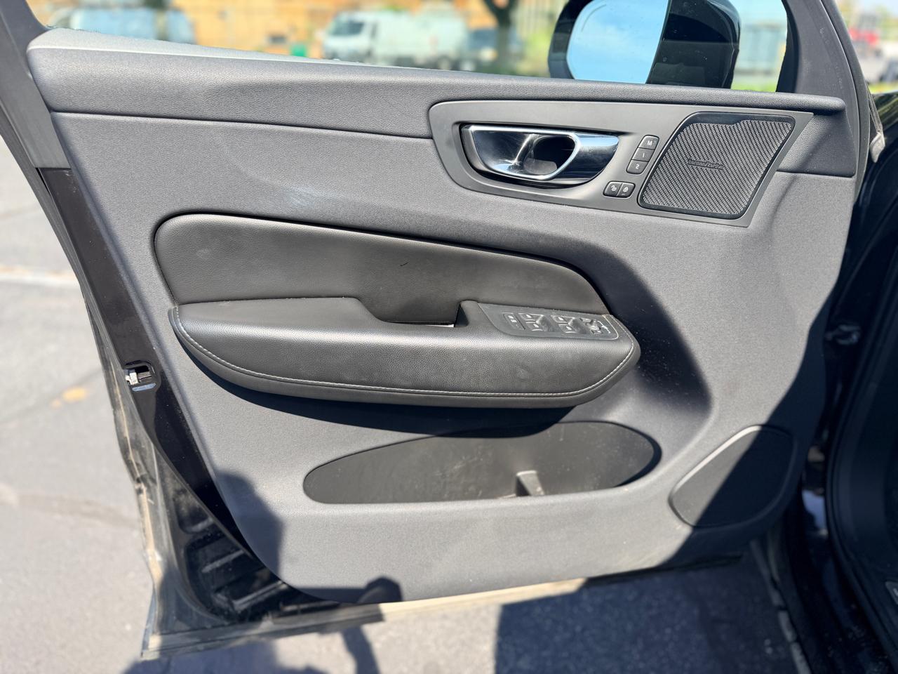 Volvo XC60 T5 Momentum AWD 2019