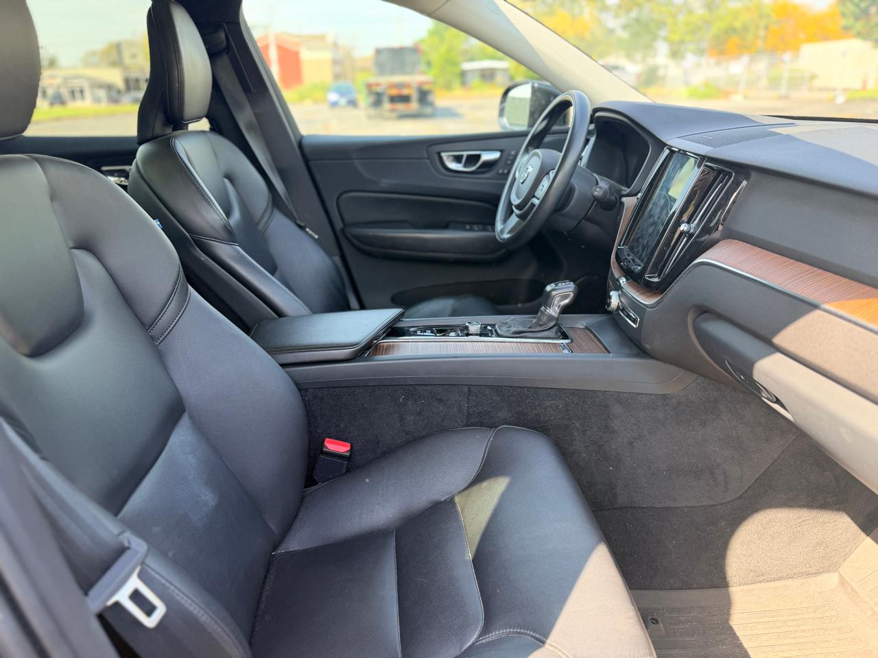 Volvo XC60 T5 Momentum AWD 2019