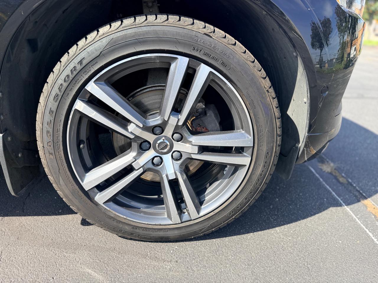 Volvo XC60 T5 Momentum AWD 2019