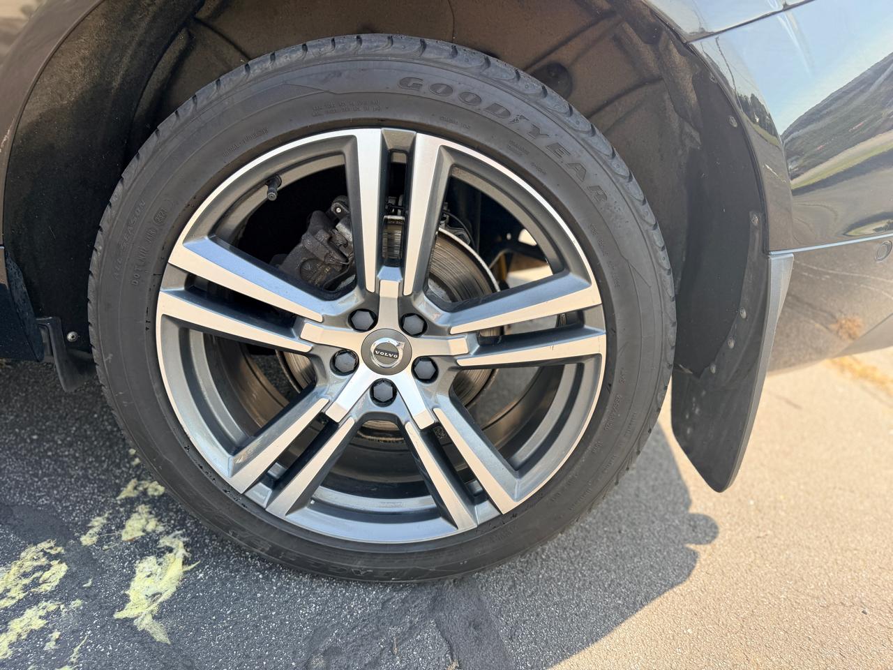 Volvo XC60 T5 Momentum AWD 2019