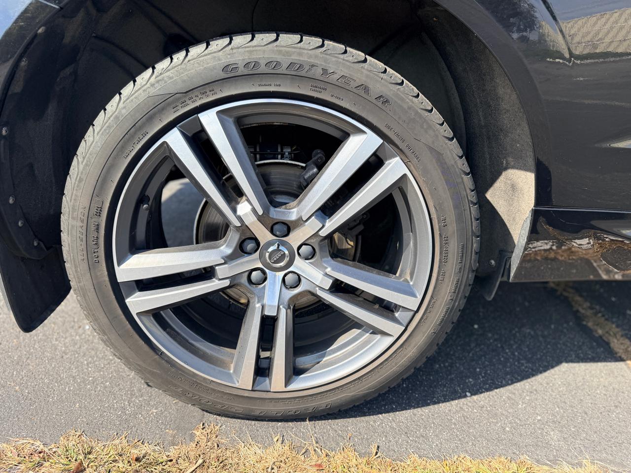 Volvo XC60 T5 Momentum AWD 2019