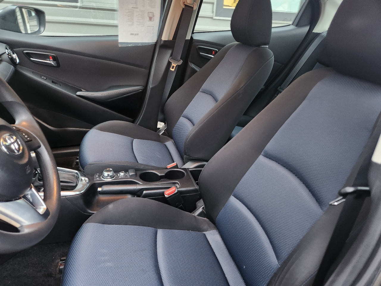 Toyota Yaris iA Manual (Natl) 2017