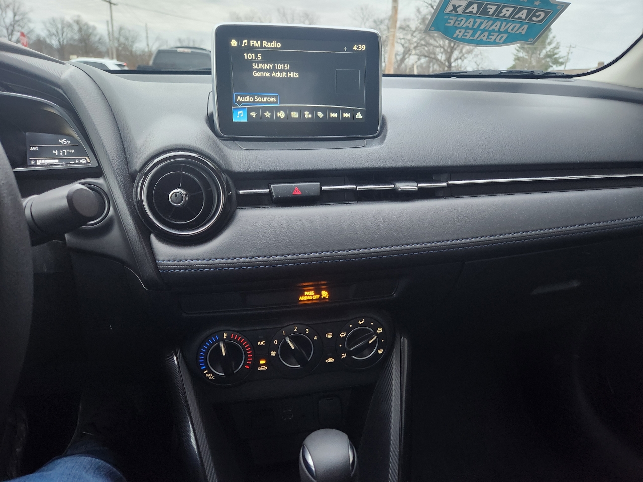 Toyota Yaris iA Manual (Natl) 2017