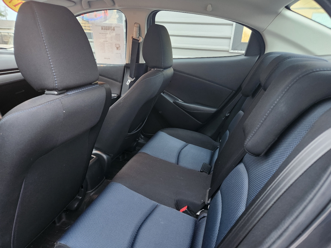 Toyota Yaris iA Manual (Natl) 2017