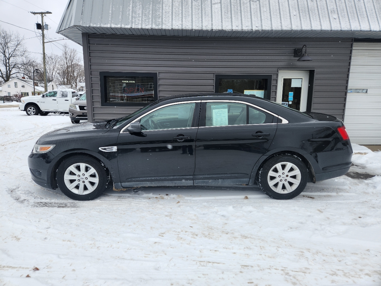 Ford Taurus 4dr Sdn SE FWD 2012