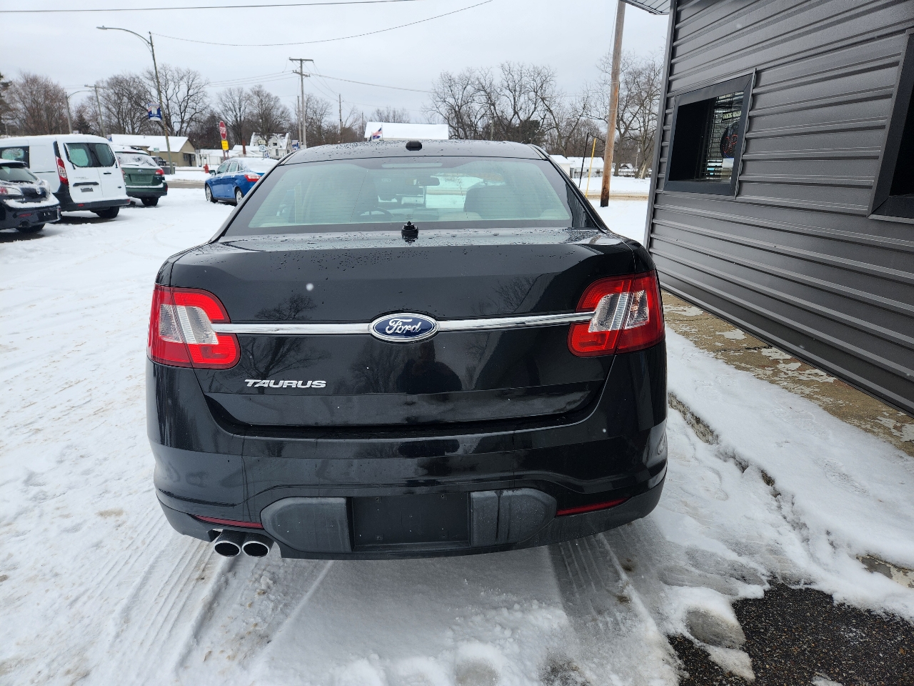 Ford Taurus 4dr Sdn SE FWD 2012