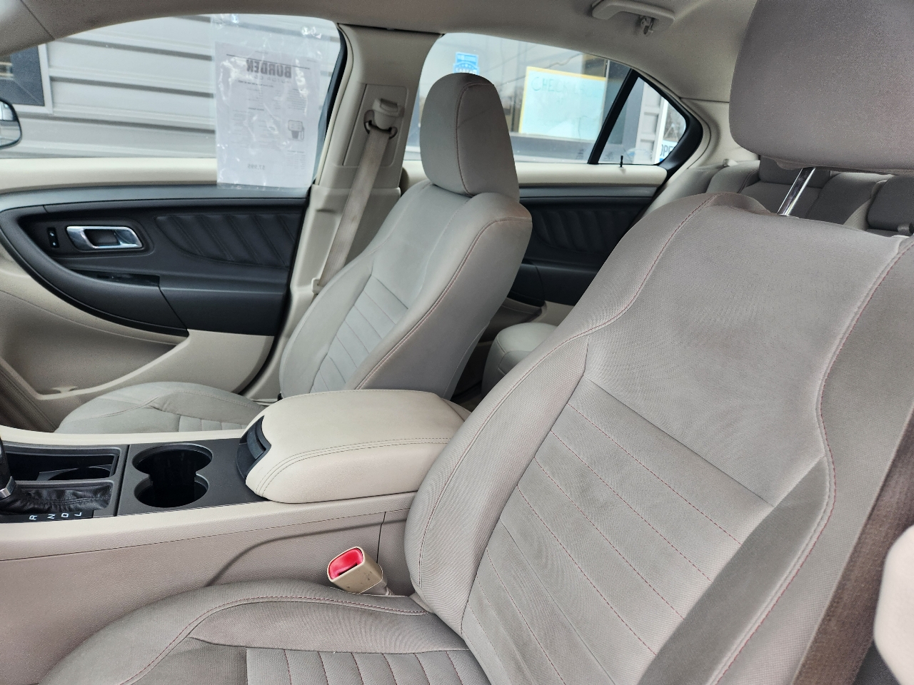 Ford Taurus 4dr Sdn SE FWD 2012