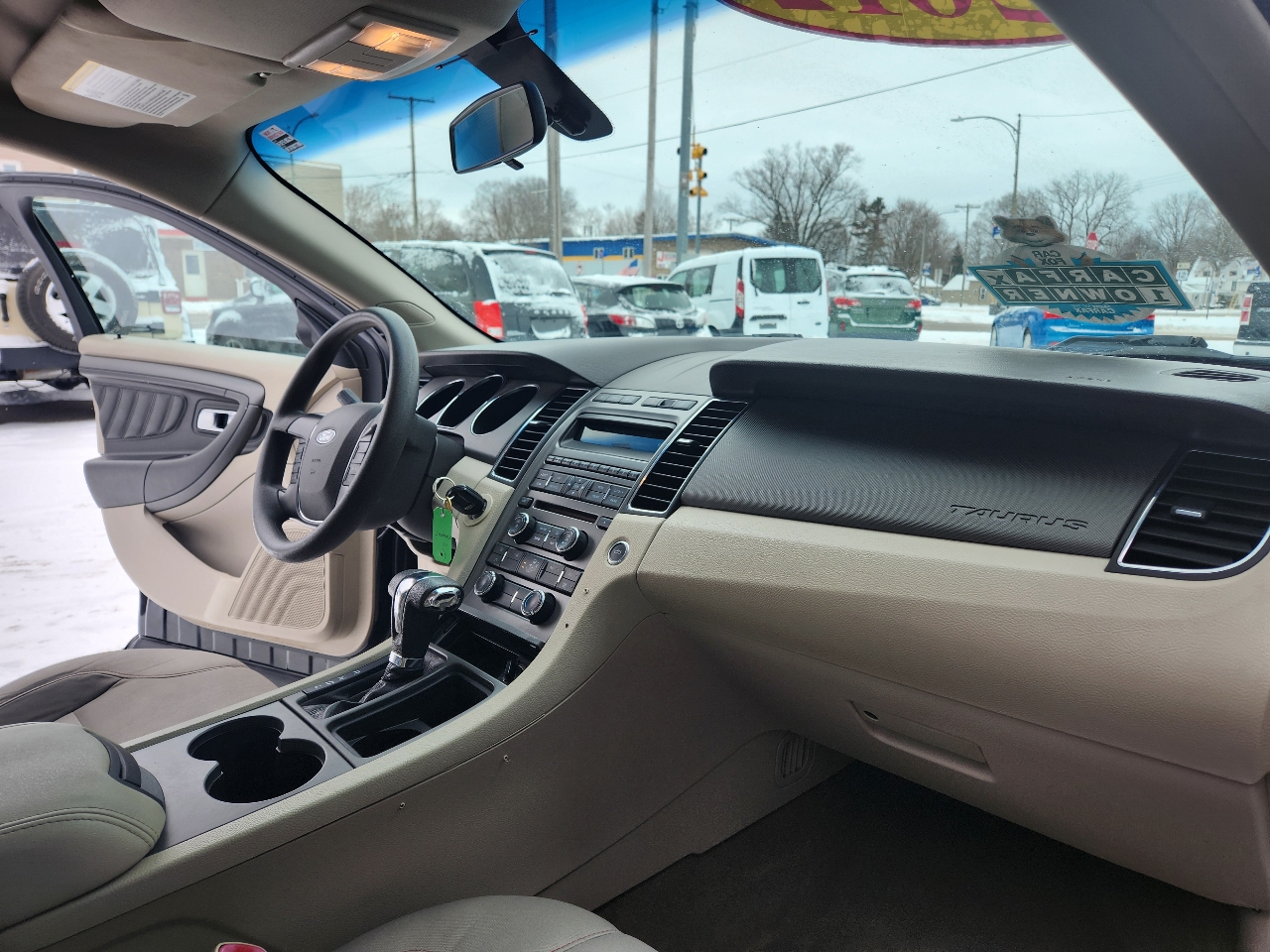 Ford Taurus 4dr Sdn SE FWD 2012