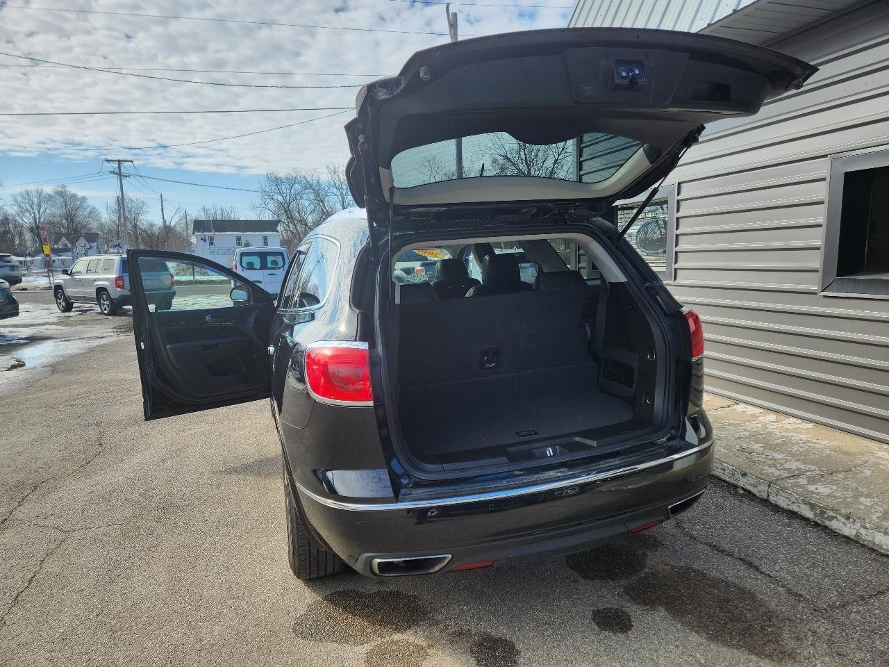 Buick Enclave FWD 4dr Leather 2016