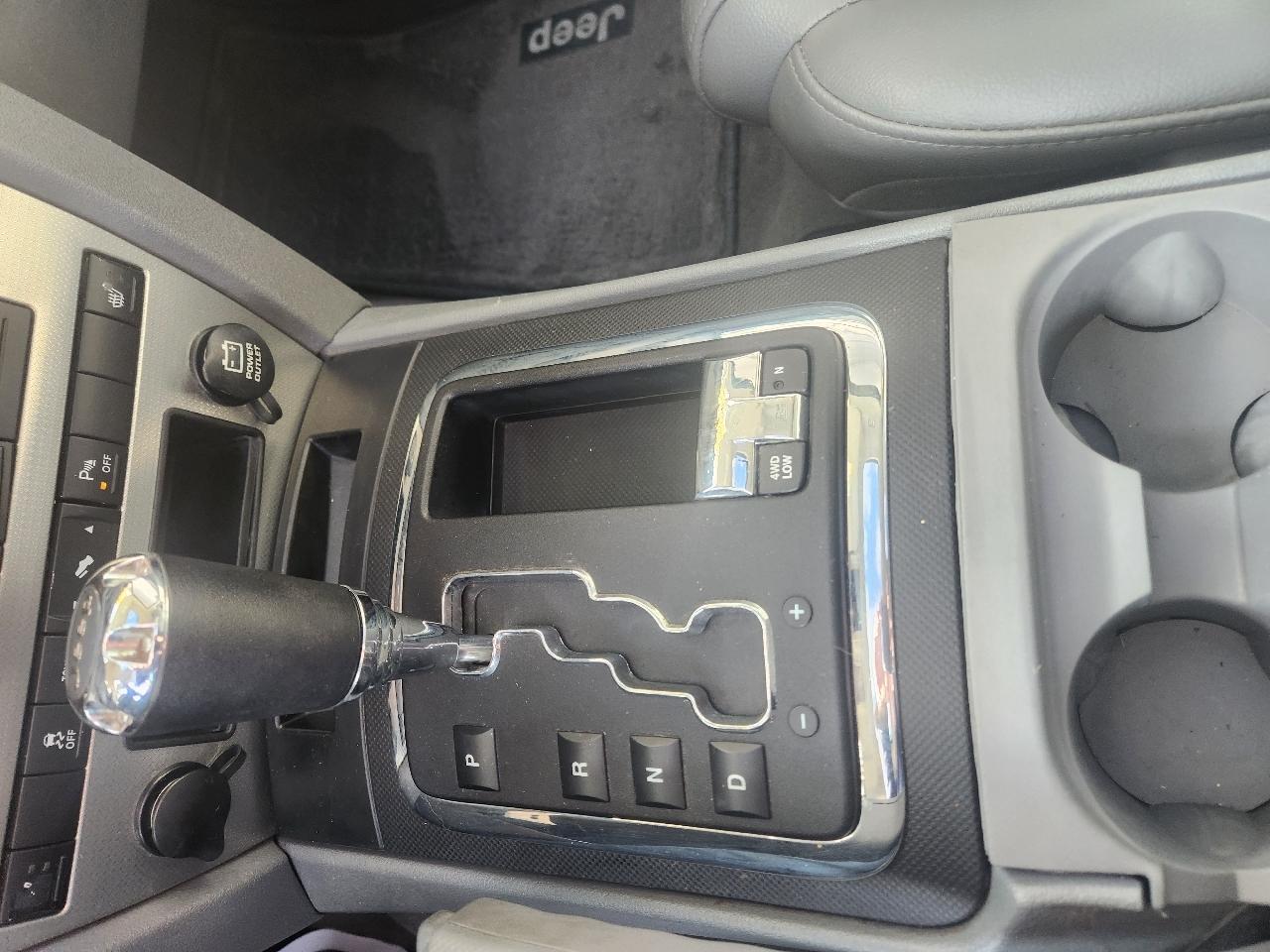 Jeep Commander 4WD 4dr Sport 2007