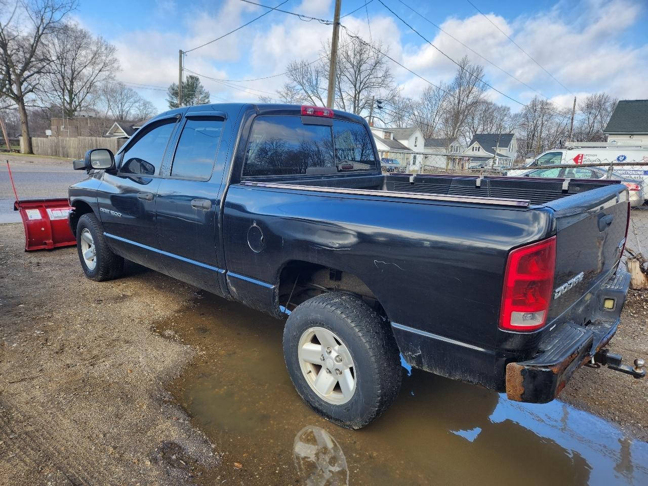 Dodge Ram 1500 4dr Quad Cab 140.5" WB 4WD SLT 2003