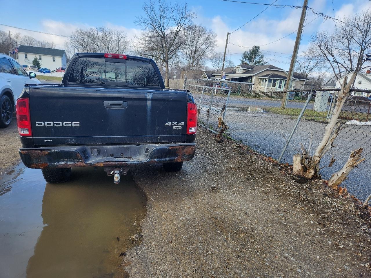 Dodge Ram 1500 4dr Quad Cab 140.5" WB 4WD SLT 2003