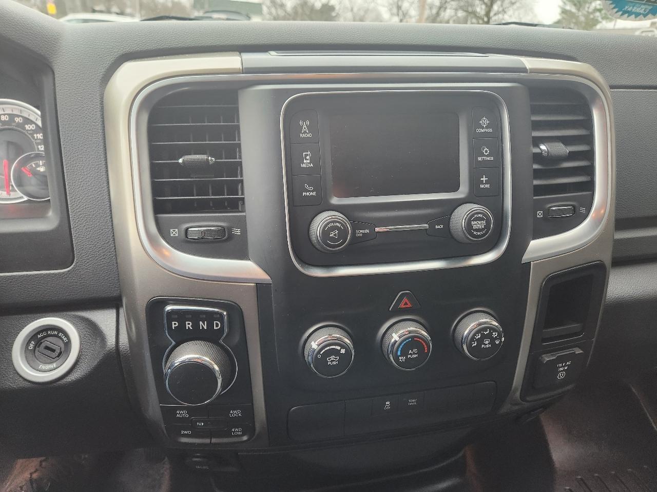 RAM 1500 4WD Quad Cab 140.5" Big Horn 2013