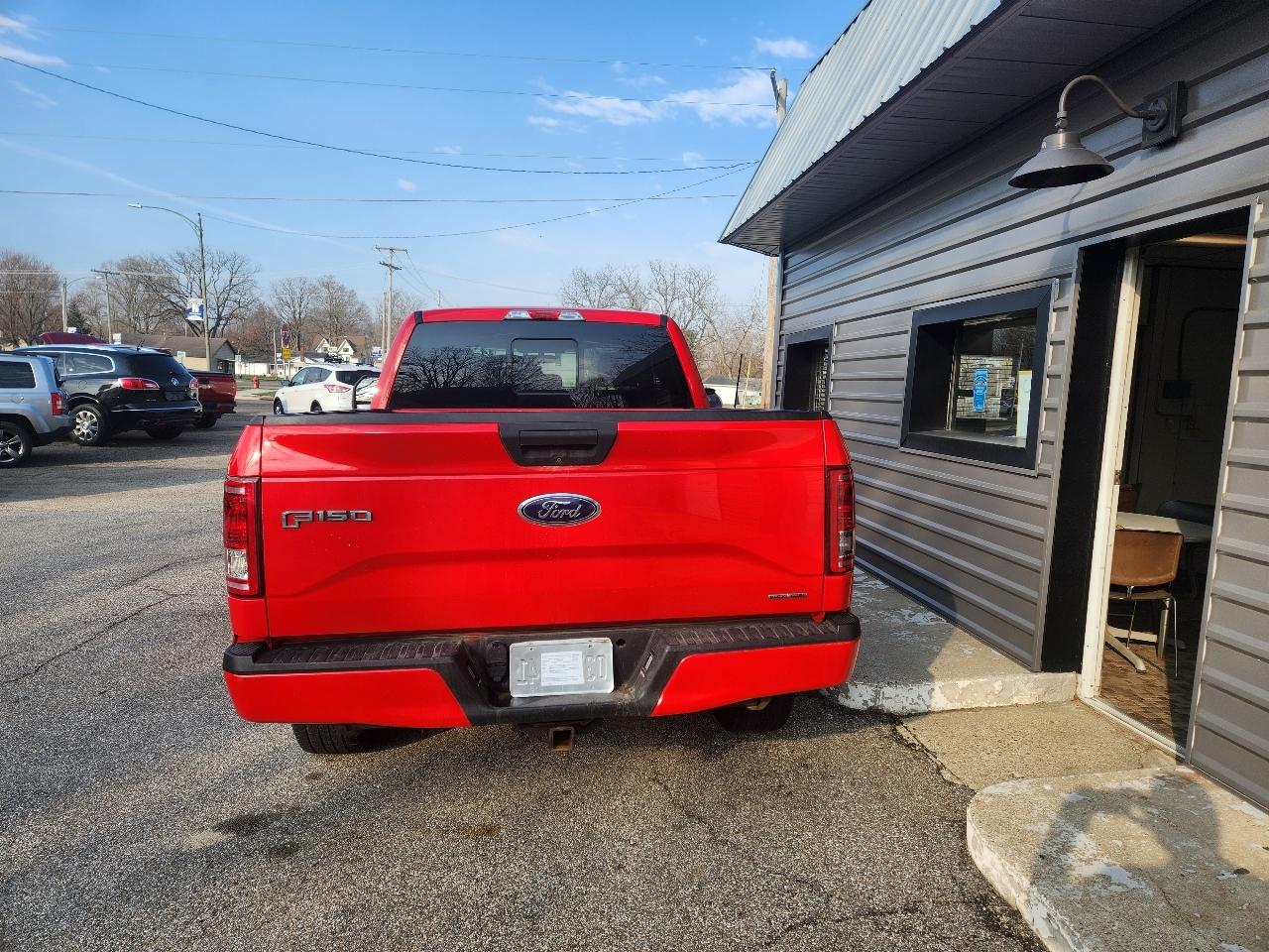 Ford F-150 4WD SuperCab 163" Lariat w/HD Payload Pkg 2015