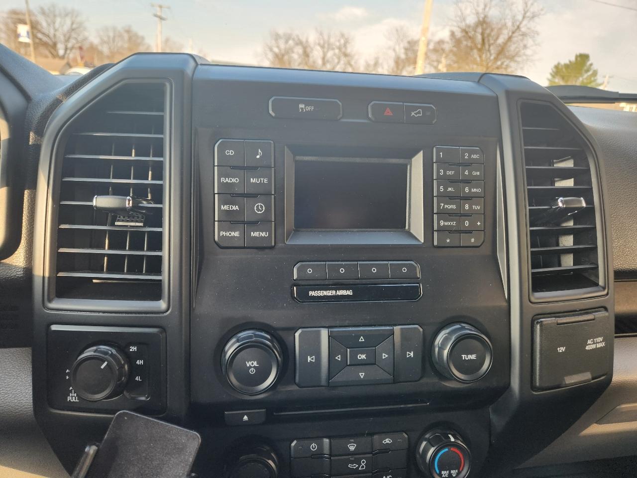 Ford F-150 4WD SuperCab 163" Lariat w/HD Payload Pkg 2015