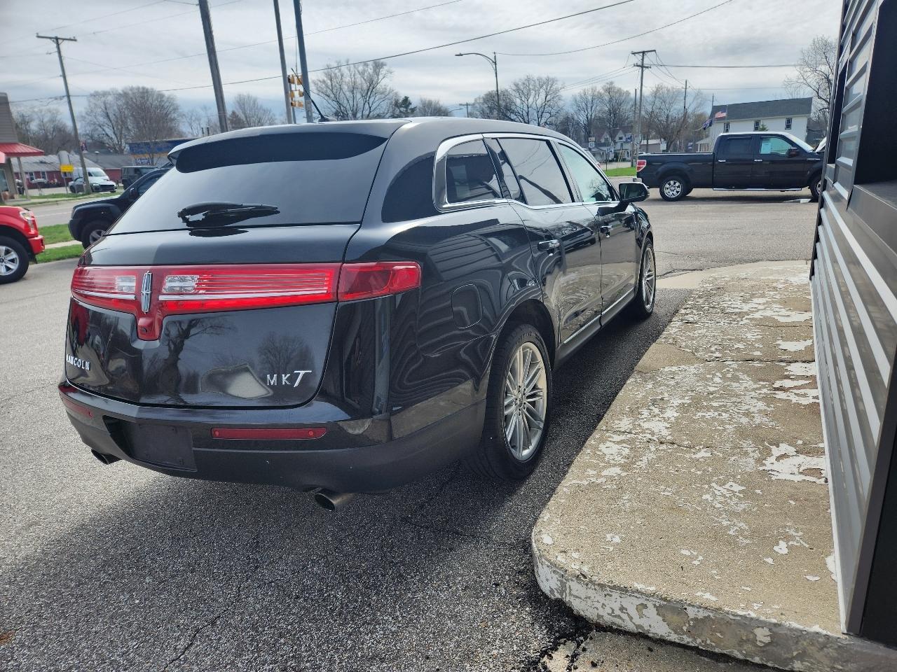 Lincoln MKT 3.5L AWD Standard 2019