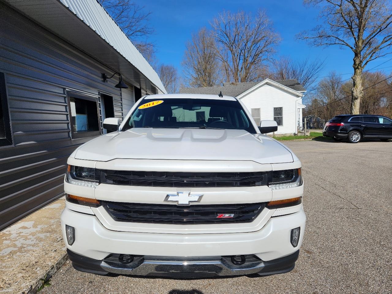 Chevrolet Silverado 1500 4WD Crew Cab 143.5" LT w/2LT 2017