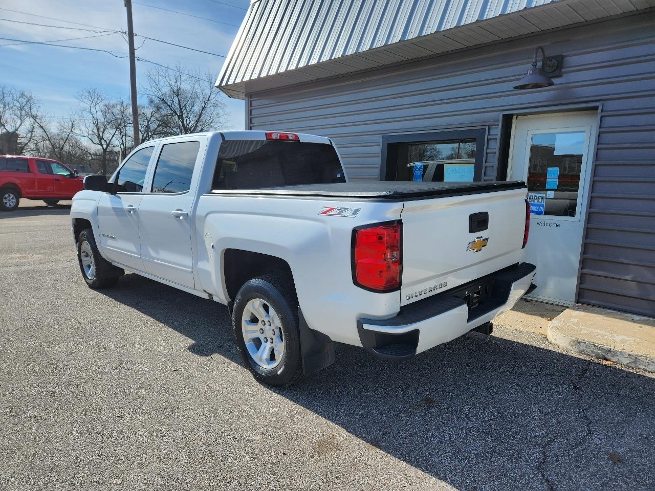 Chevrolet Silverado 1500 4WD Crew Cab 143.5" LT w/2LT 2017