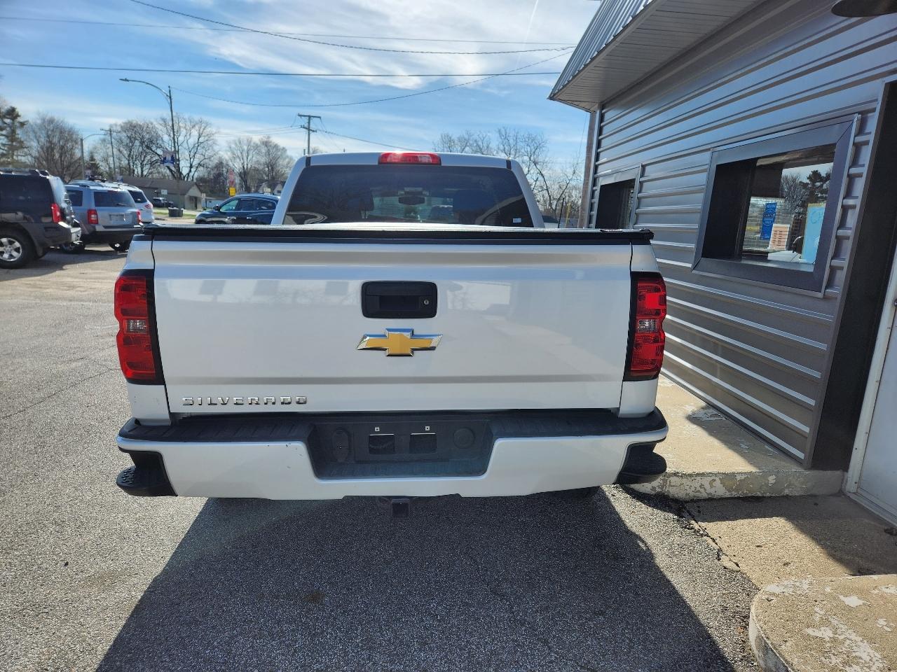 Chevrolet Silverado 1500 4WD Crew Cab 143.5" LT w/2LT 2017