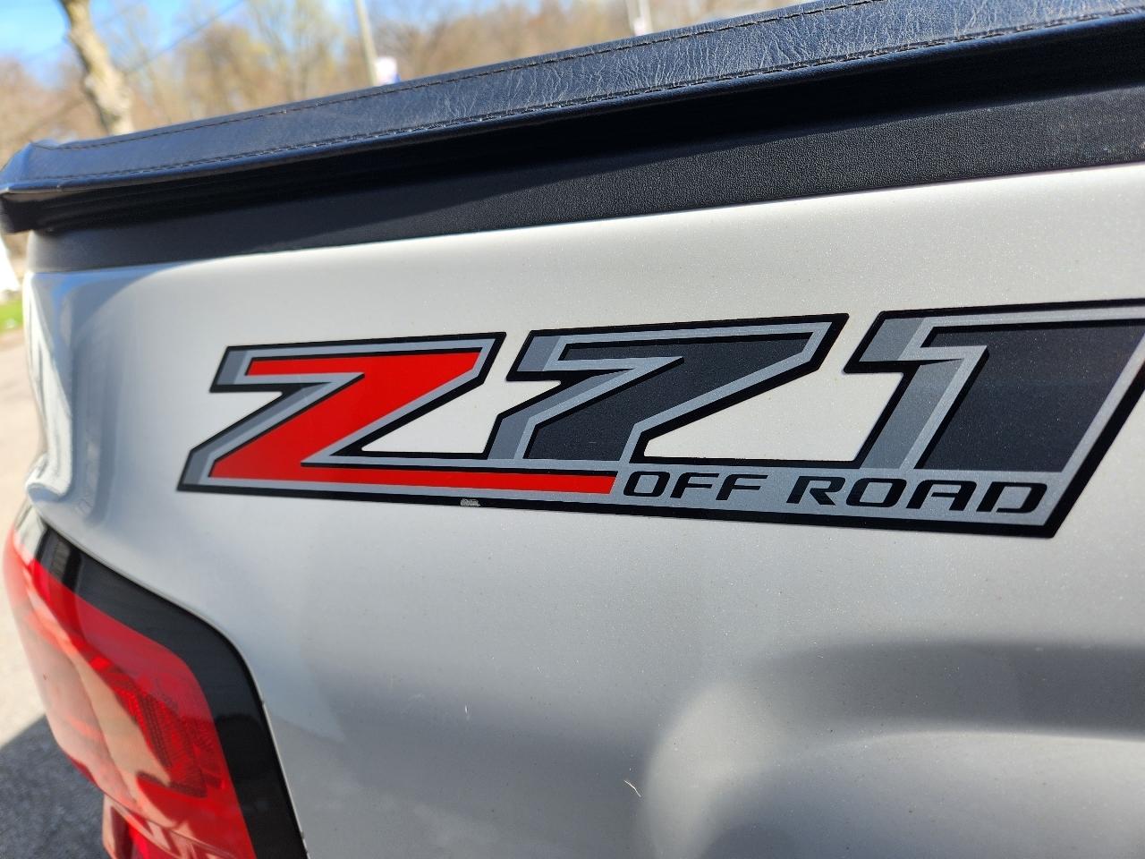 Chevrolet Silverado 1500 4WD Crew Cab 143.5" LT w/2LT 2017