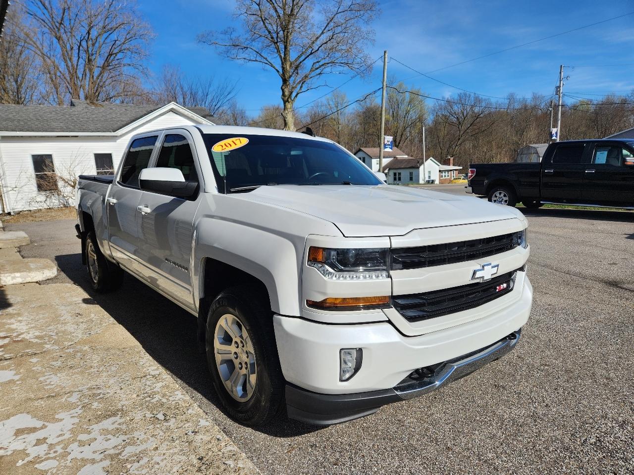 Chevrolet Silverado 1500 4WD Crew Cab 143.5" LT w/2LT 2017