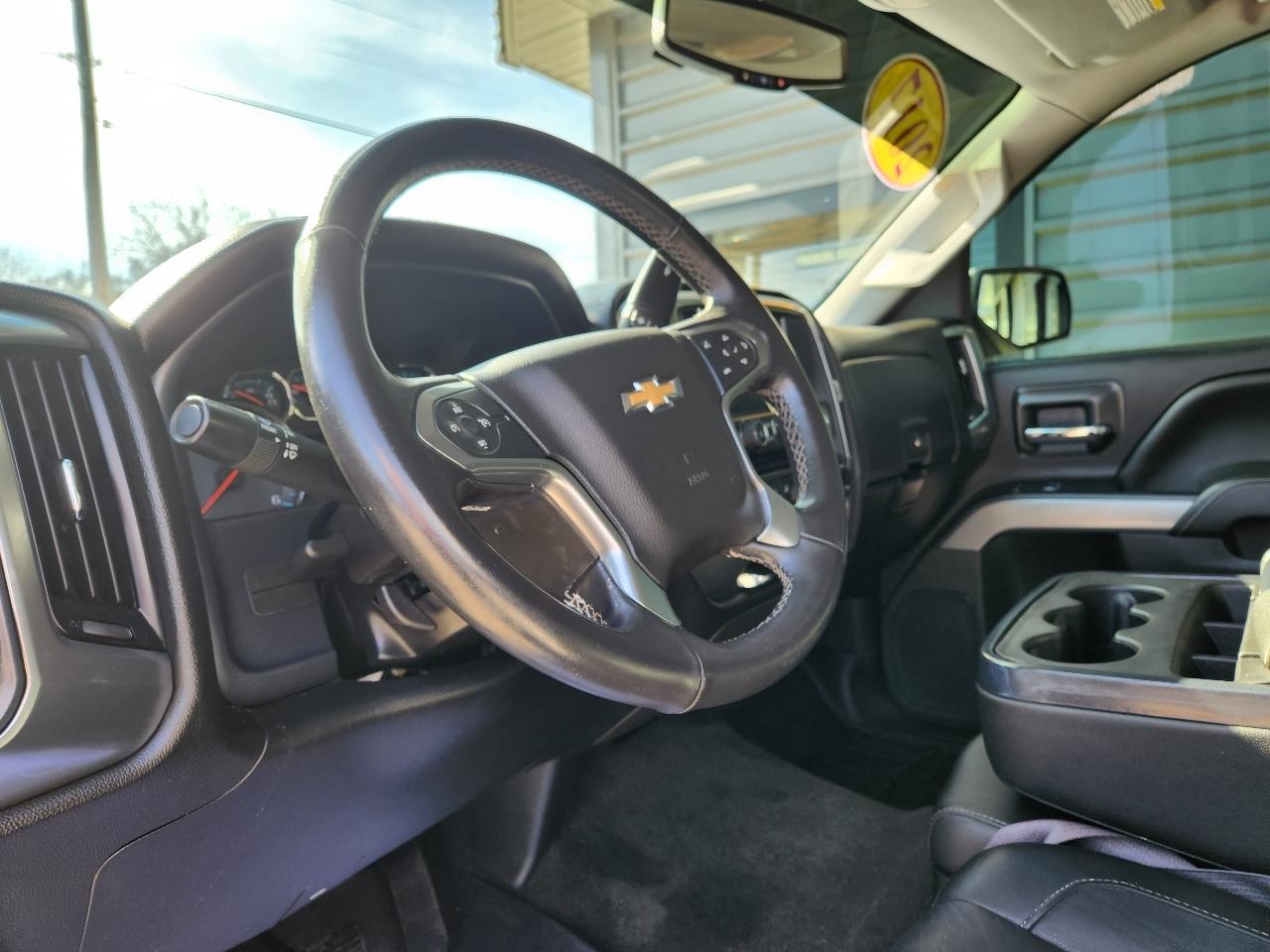 Chevrolet Silverado 1500 4WD Crew Cab 143.5" LT w/2LT 2017