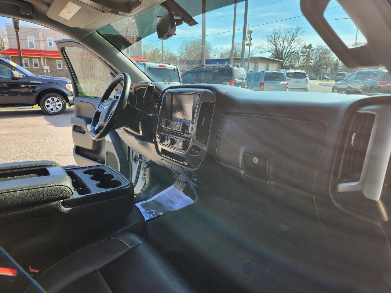 Chevrolet Silverado 1500 4WD Crew Cab 143.5" LT w/2LT 2017