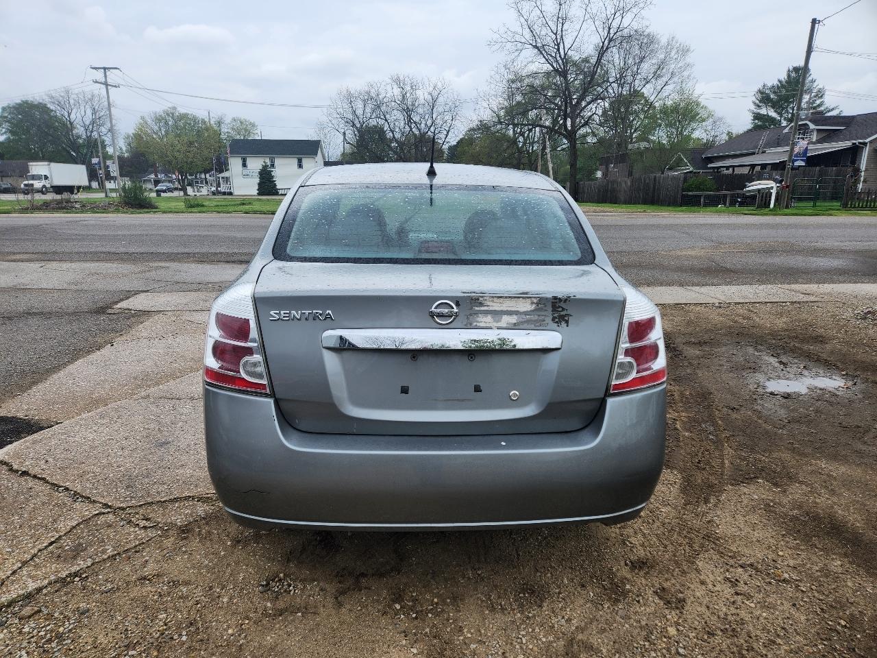 Nissan Sentra 4dr Sdn I4 CVT 2.0 2010