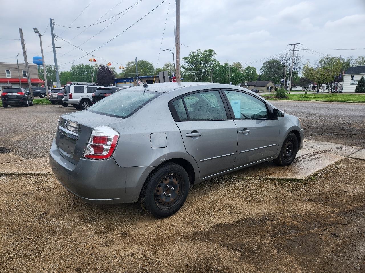 Nissan Sentra 4dr Sdn I4 CVT 2.0 2010