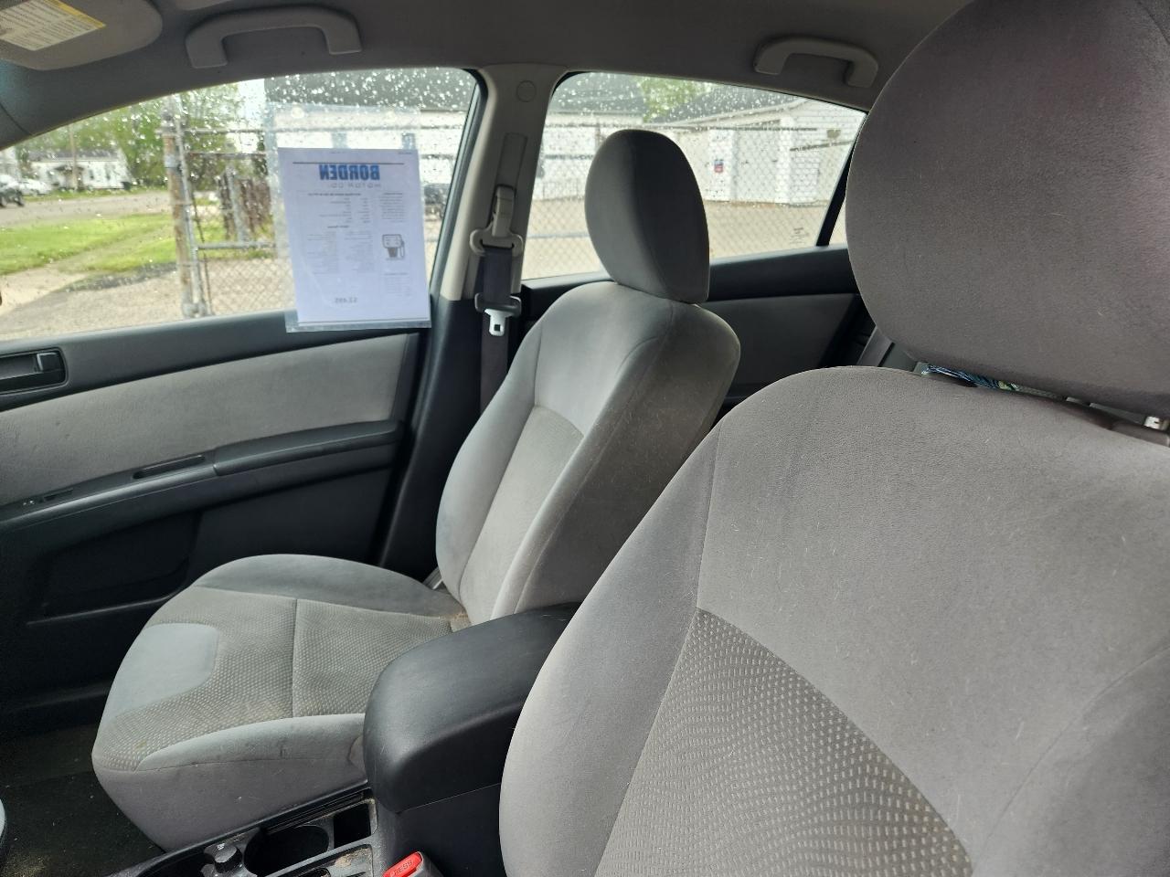 Nissan Sentra 4dr Sdn I4 CVT 2.0 2010