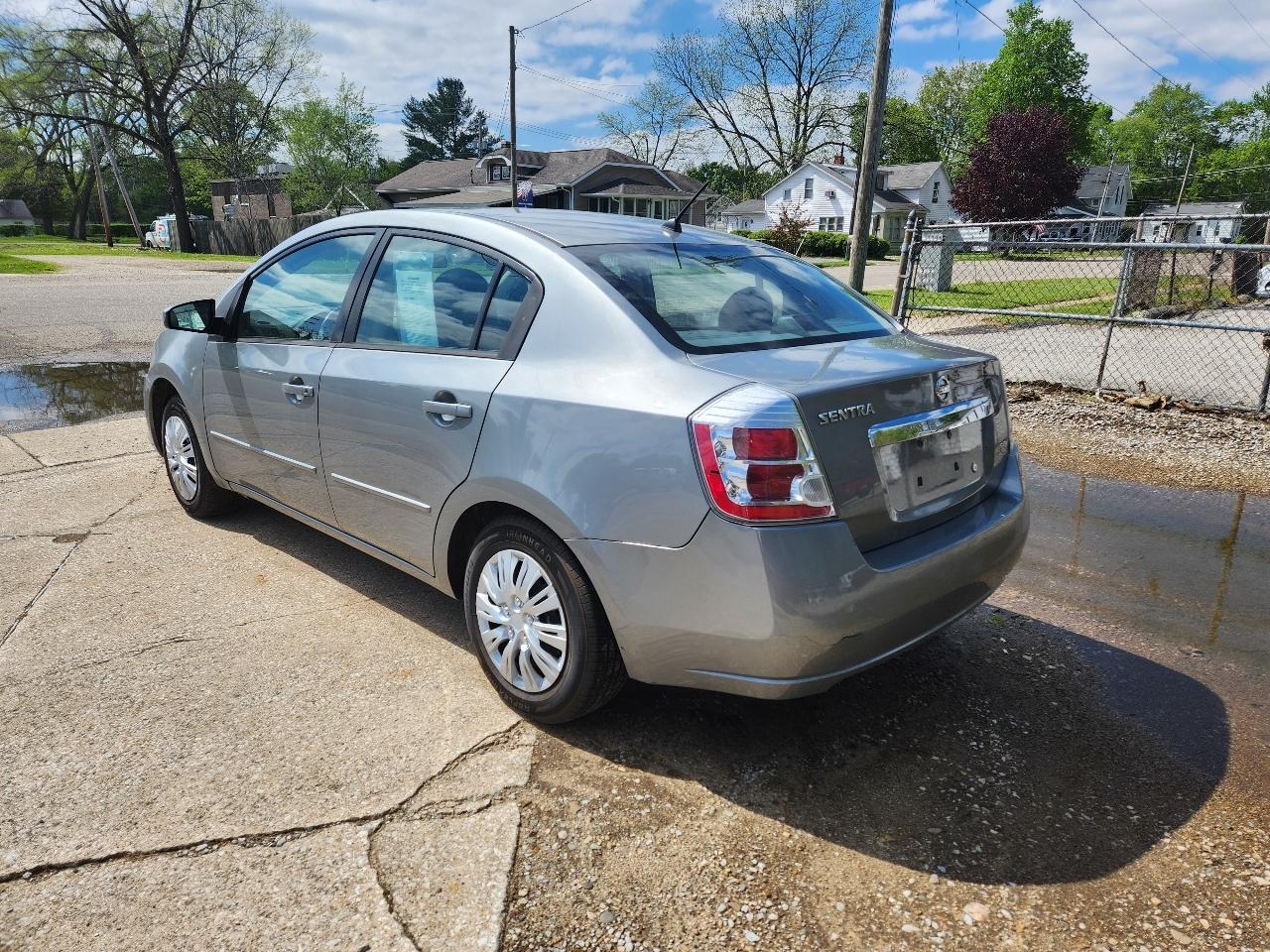 Nissan Sentra 4dr Sdn I4 CVT 2.0 2010