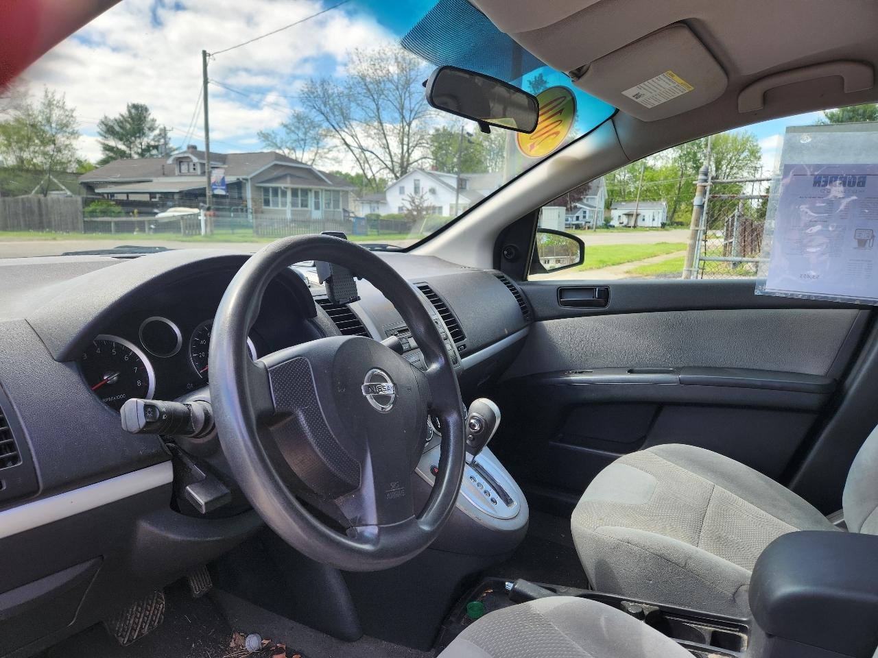 Nissan Sentra 4dr Sdn I4 CVT 2.0 2010