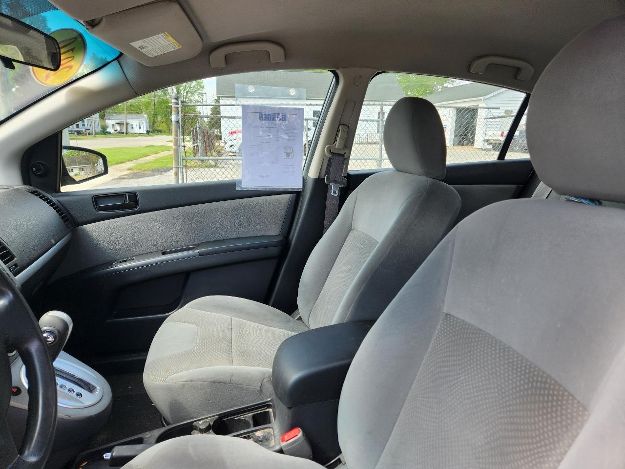 Nissan Sentra 4dr Sdn I4 CVT 2.0 2010