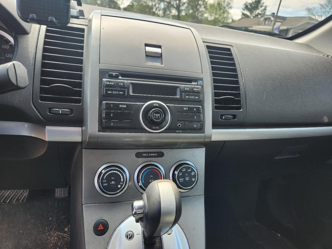 Nissan Sentra 4dr Sdn I4 CVT 2.0 2010