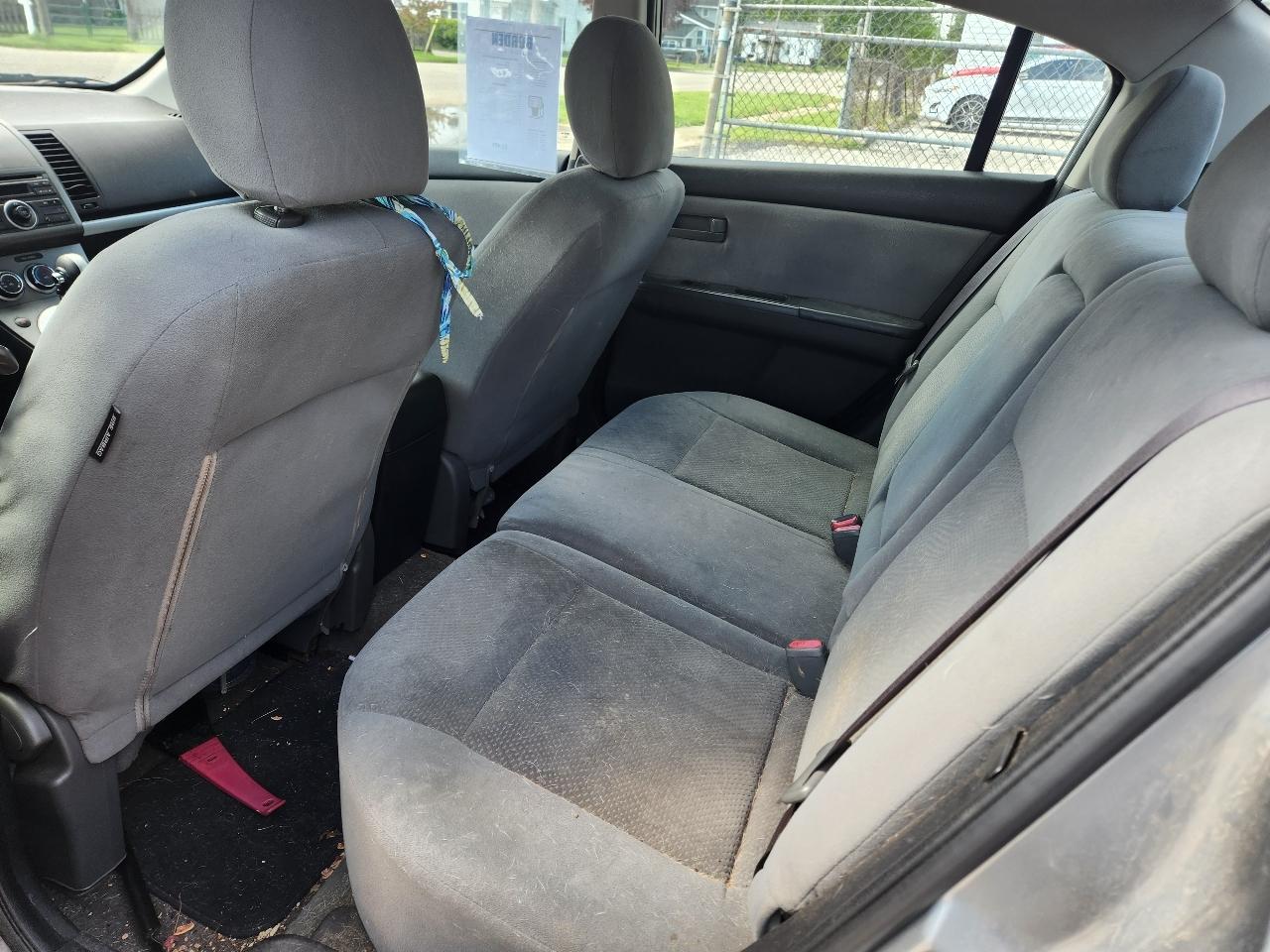 Nissan Sentra 4dr Sdn I4 CVT 2.0 2010