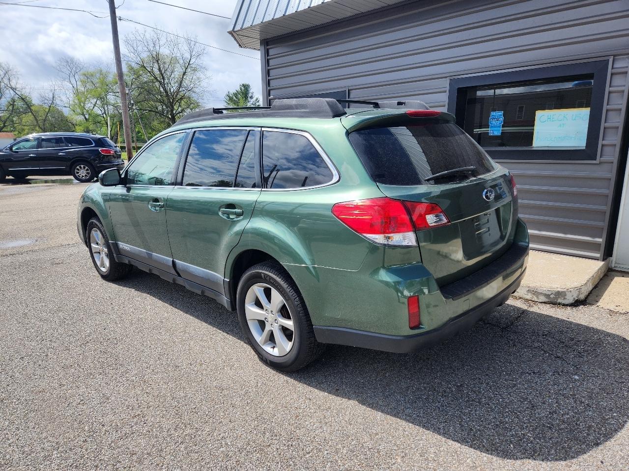 Subaru Outback 4dr Wgn H4 Auto 2.5i Premium 2013