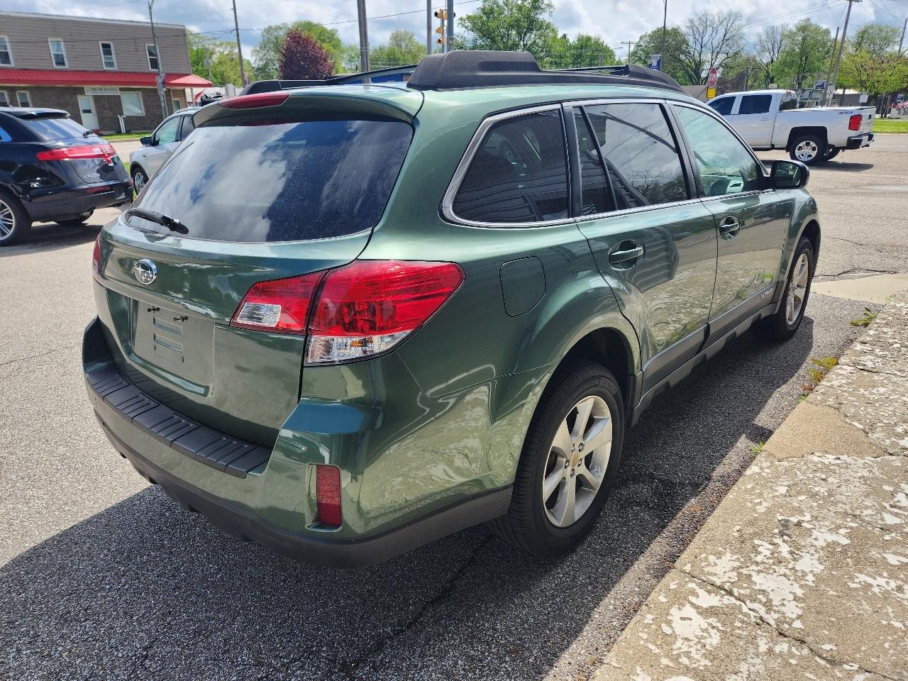 Subaru Outback 4dr Wgn H4 Auto 2.5i Premium 2013