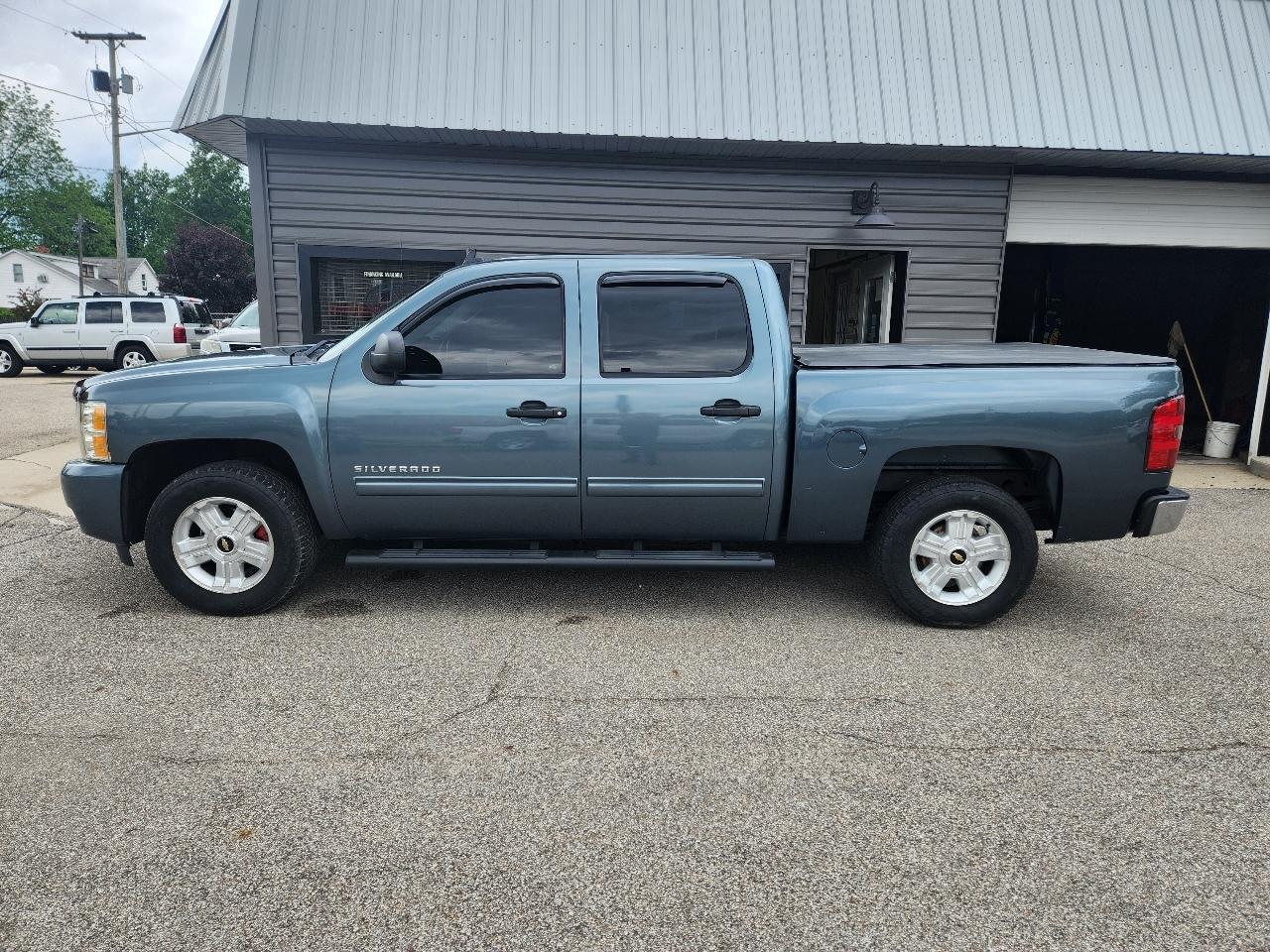 Chevrolet Silverado 1500 4WD Crew Cab 143.5" LT 2011
