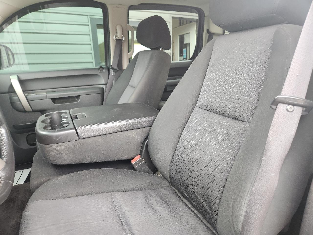 Chevrolet Silverado 1500 4WD Crew Cab 143.5" LT 2011