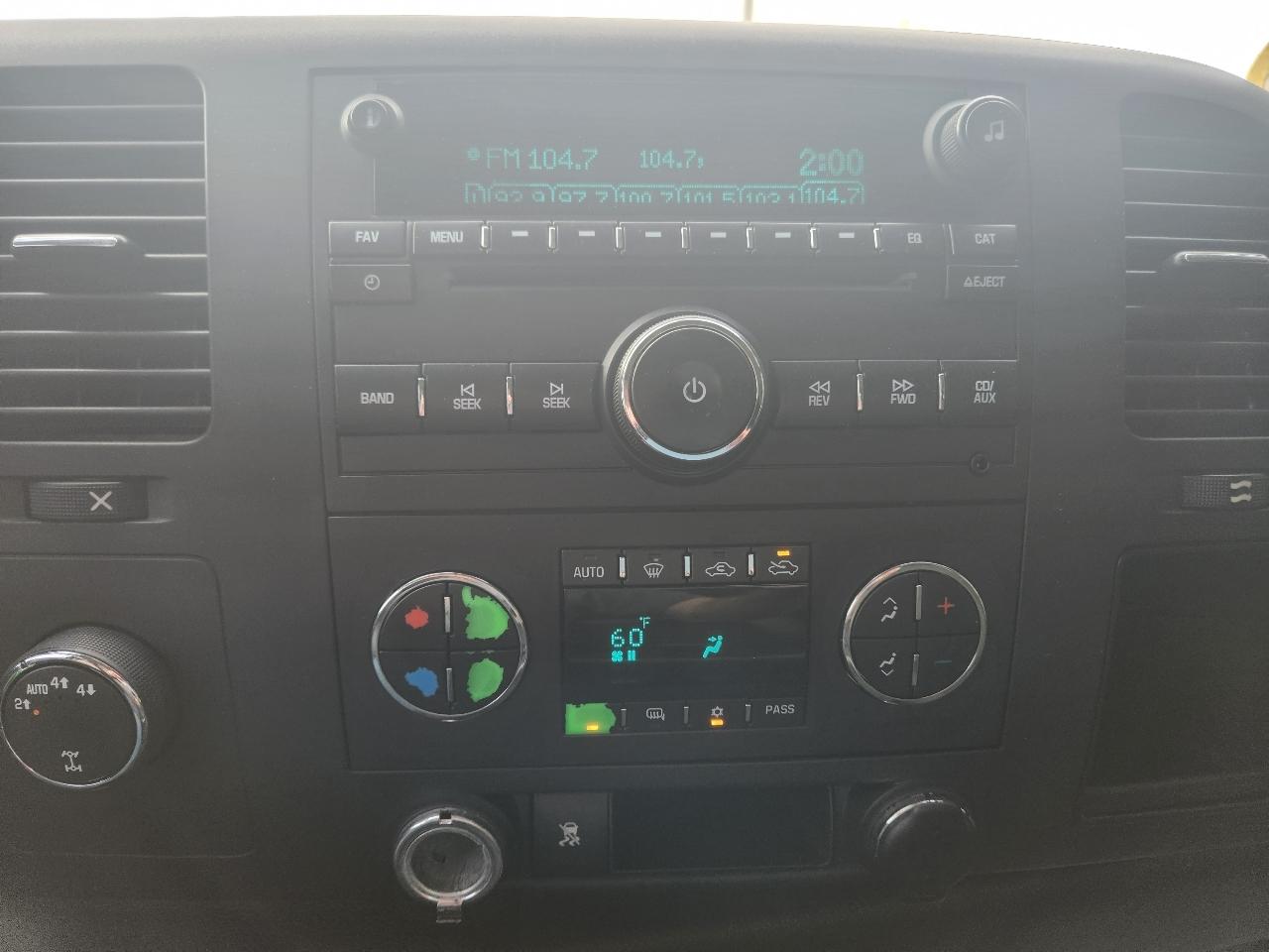 Chevrolet Silverado 1500 4WD Crew Cab 143.5" LT 2011