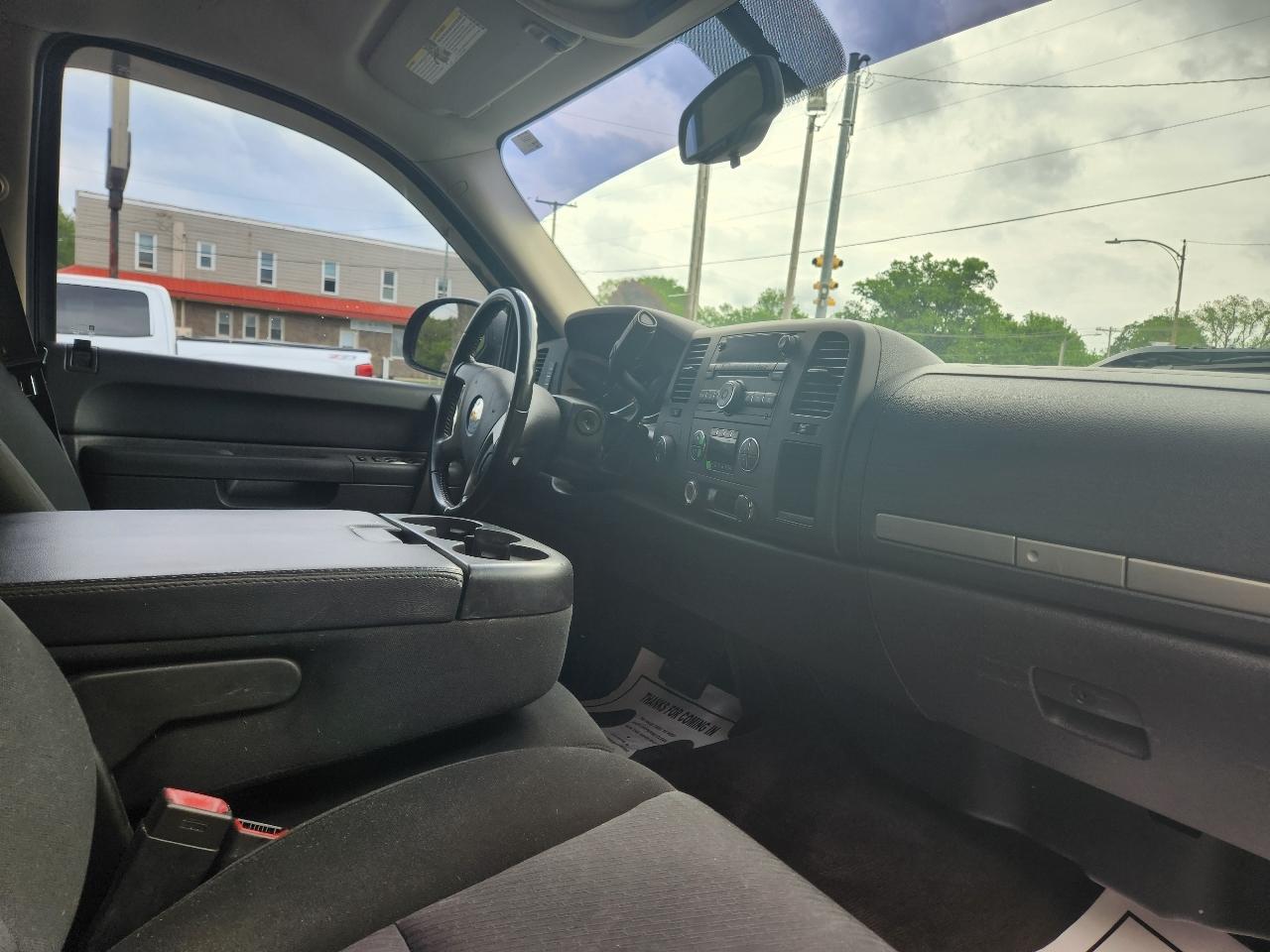 Chevrolet Silverado 1500 4WD Crew Cab 143.5" LT 2011