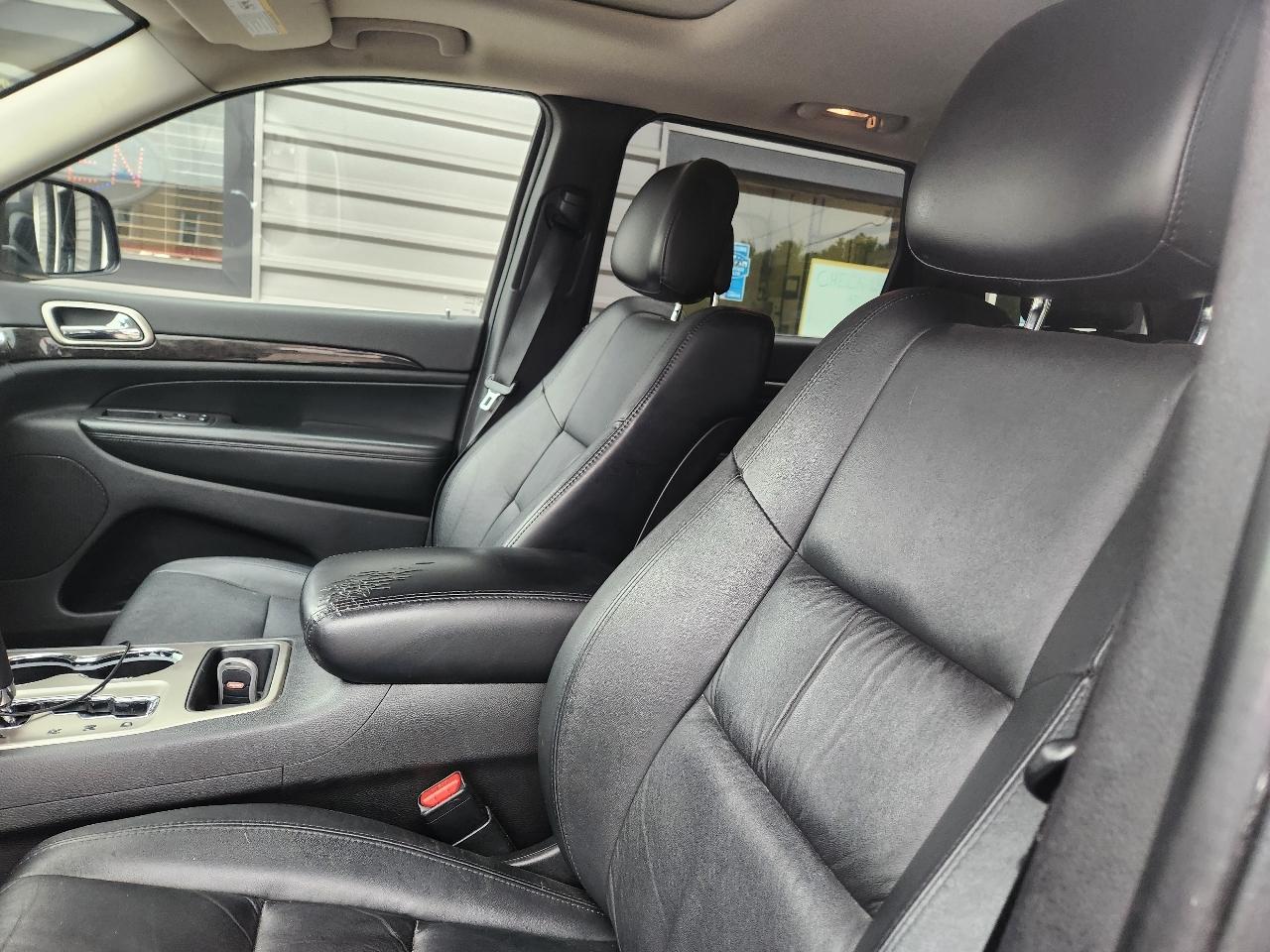 Jeep Grand Cherokee 4WD 4dr Laredo 2012